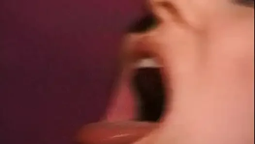 Denizcilerle barda üçlü seks ve bire bir sikiş. 2 sahne içinde 1