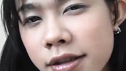 başka bir kesilmemiş ladyboy horoz