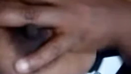 negra mexicana lamiendo sus tetas (black tits)