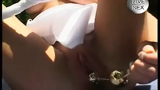 Açık havada mastürbasyon yapmaktan hoşlanıyor