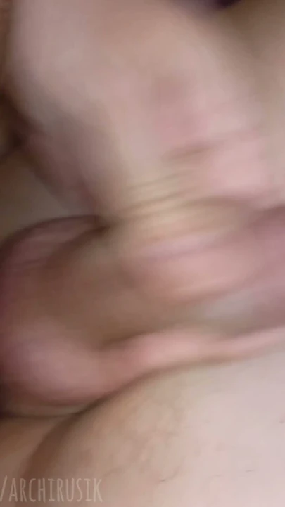 Çığlıkların ve vızıltıların iniltileri altında heteroseksüel bir adam ve pis bir fahişe, göt deliği ve sikli sperm!!! | Klip 1