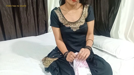 Hizmetçi sevgililer günü hediyesi için sikiliyor