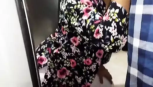 Üvey oğlumun bana takıntısı olduğunu biliyorum! Bu sefer kocam gelmeden onu memnun ediyorum.