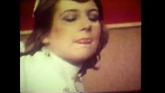 Doktor hastayı kontrol ediyor