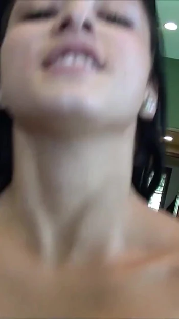 Эмоциональный момент из "Лизание очка для старого мужика Whitezilla - стройная тинка Mandy Sky занимается жестким сексом с большим хуем"