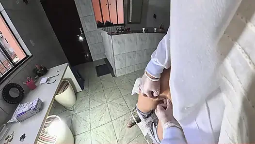 Küçük kör jinekologa gitti ve anüsünde orgazm oldu