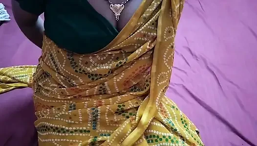 Ev sahibi teyze arzularını tatmin etmek için üniversiteli bir çocuğu baştan çıkarıyor