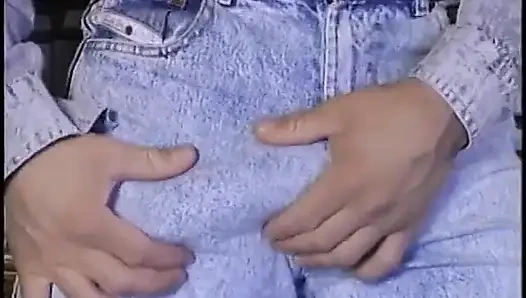 Klasik seksi sarışın amcık bahçede sikişiyor