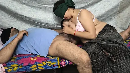 Sutyen satıcısı anjali yenge ile tam zevk alıyor tam Hintçe ses