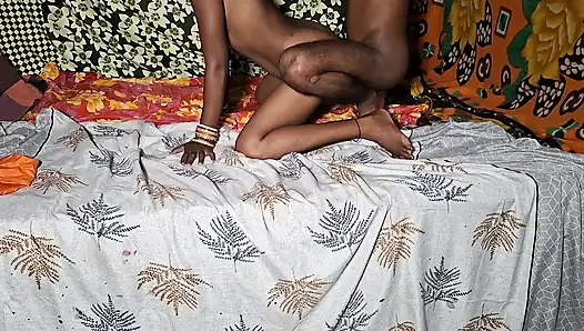 Xxx Desi Hintli kadınlar sert yeni pozisyon tarzı seks videosu gerçek Desi