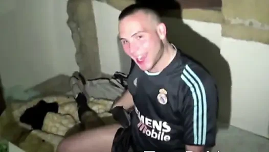 2 spor ayakkabılı kötü oğlan tarafından köle spor ayakkabısı seansı