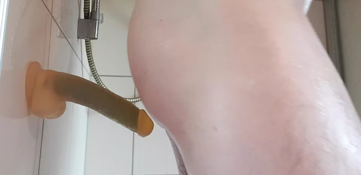 Duşta dildo yolculuğu + mutlu son