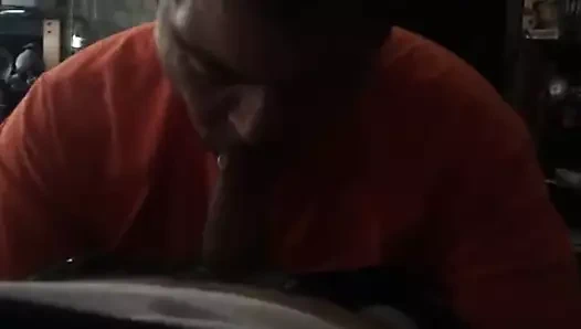 Mi tio es un gran mamador de huevos