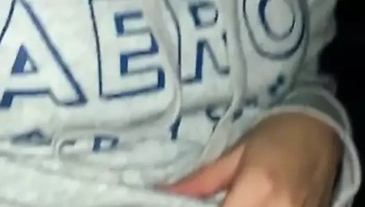 Cogiendo con desconocido en el carro y mi novio me espera af