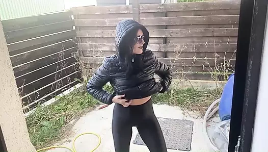 Orta yaşlı seksi kadın açık havada eğlence derlemesi, doğada seks harika ep 2