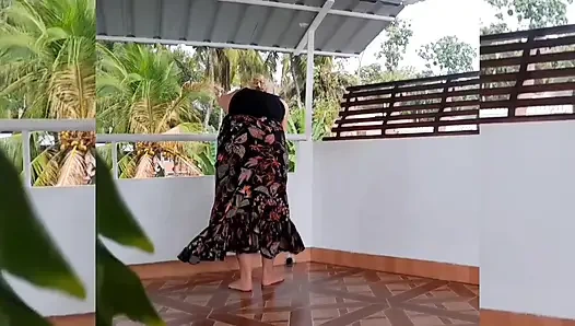 Amatör Sarışın, Olgun Eş Seksin Tadını Çıkarıyor