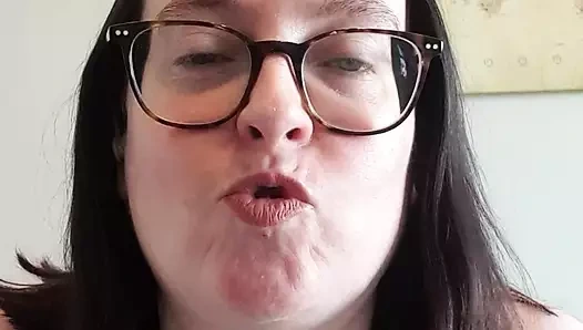 Bikinili büyük memeler ve amcık