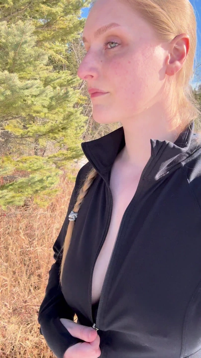 Yılın ilk güzel gününün tadını çıkarıyor