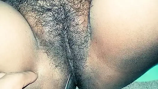 Bhabhi ka Chut ka Baal kata Bahut pyar se