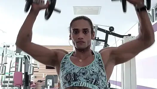 Bu zencinin koçu olmak için çok küçüksün