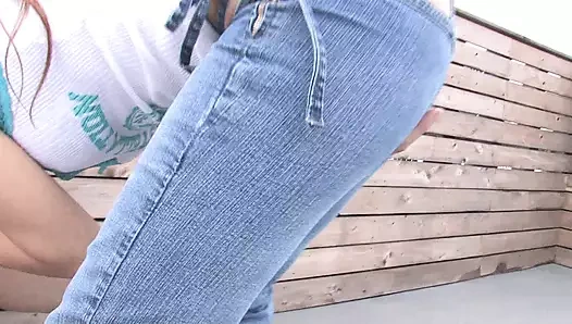 ATEŞLI KıZ ALMADAN ÖNCE BÜYÜK BIR DILDOYLA AMıNı SIKIYOR