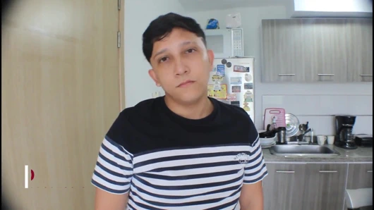 Üvey kızımı elleriyle hamur pornosunda İspanyolca keşfediyorum