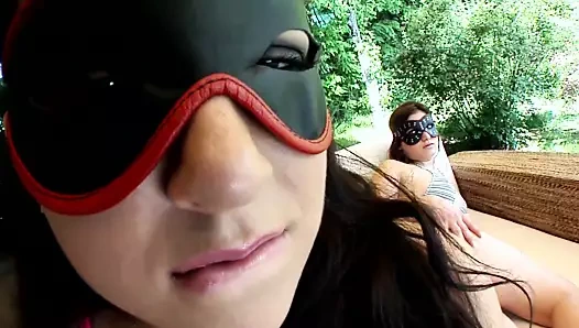 Arzu ile Kitty, mugur & freddy ile 2 euro çaylak gençler, esmer doğal kedi lanet ve cum yutma, teaser#3