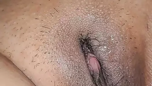 Lucifer bana lezzetli bir oral veriyor ve sonunda fışkırtıyorum