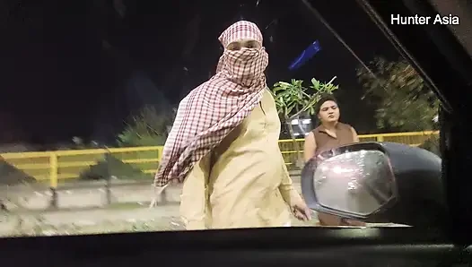 Basit Bir Araba Asansörü Şok Edici Bir Seks Anlaşmasına Dönüştü