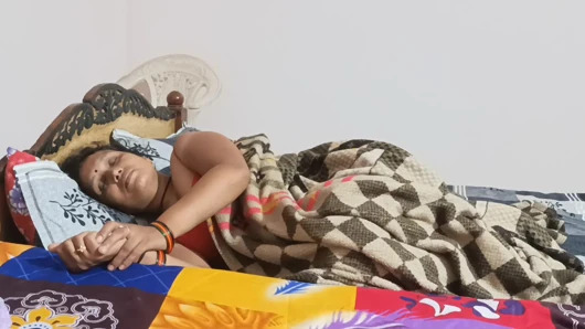 Sevimli ateşli bikinili kızla romantik seks
