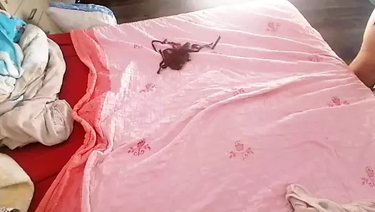 Amateur wife fingers pussy until orgasm. Latin pussy hair masturbation orgasm.