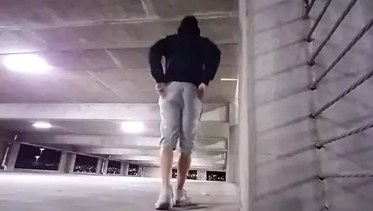 Otoparkta bir köle