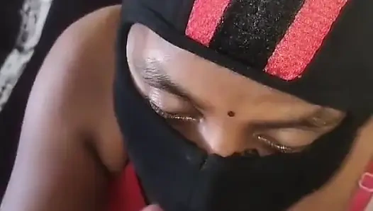 Lambe samay bad husbend ka lund chuskar pani muhn main nikali