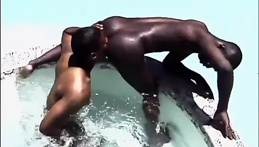 Jakuzide zenci adam anal seks yapıyor