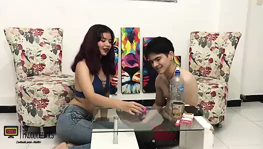 Üvey erkek kardeşimle cinsel bir oyun oynuyorum - İspanyolca porno