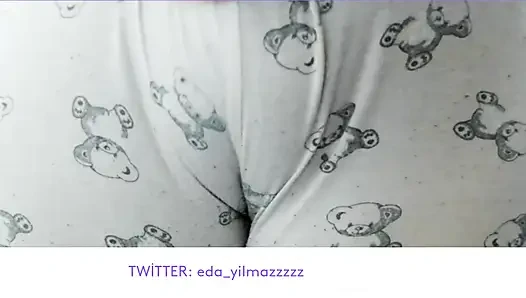 CAMELTOE- SWOLLEN PUSSY- MASTURBATE WITH PAJAMAS