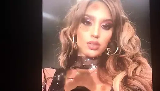 Alina Baraz'a boşalıyor