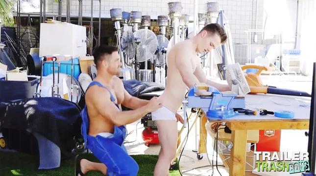 Trailertrashboys kaslı beau butler barebacks hibe ducati