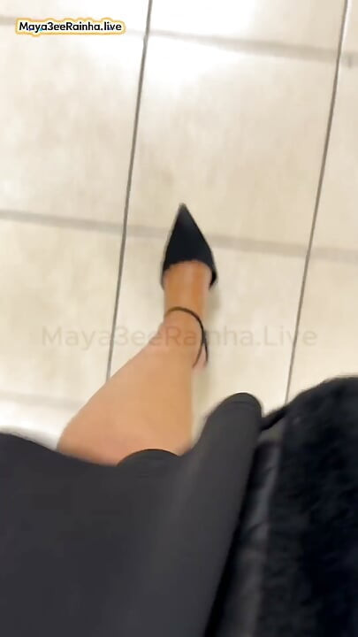 Açık havada ayakkabı sallanıyor: Michael Kors Suede Slingbacks