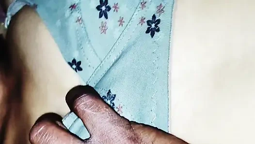 Suman Bhabhi ko nangi karke full body massage kiya.