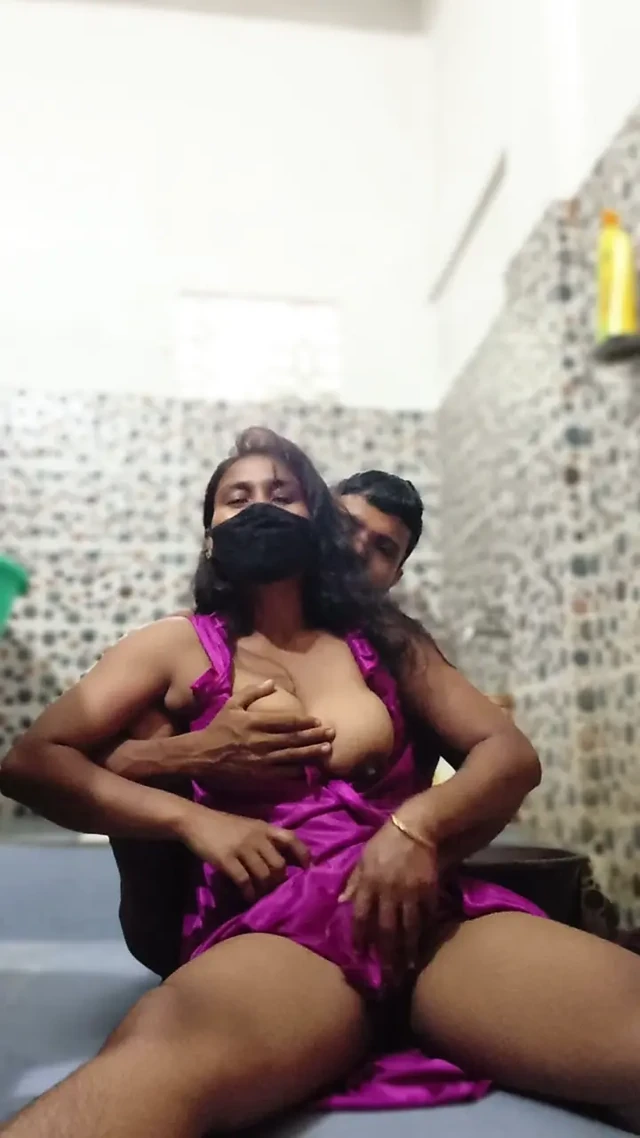 Hintli desi kız sabah duş videosu