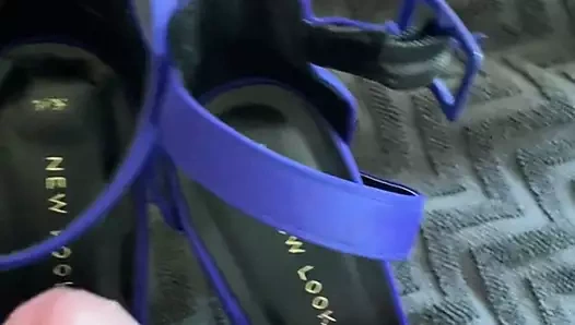 mercedes'in topuklarının üzerinde cumming