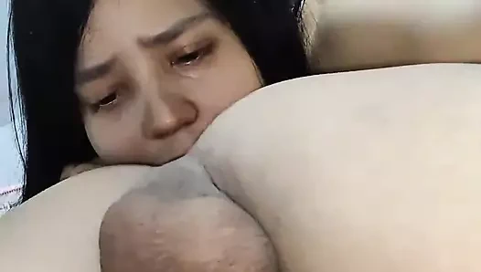 Kalbimi kırdım çünkü kocamı başka bir kadınla keşfettim ve şimdi ona aynı şekilde ödeyeceğim