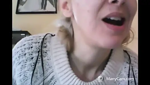 Chantal'ın dişleri çürümüş ve siyah dökülüyor