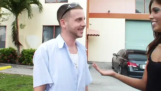 Genç sürtükler sokakta yakalandı #5