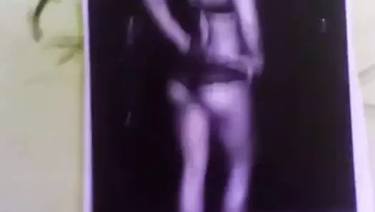 gina carano'ya saygı duruşu