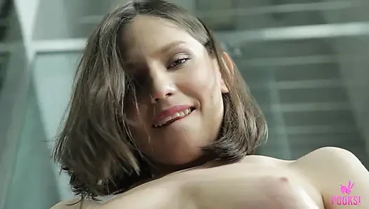 Katerina p buharlı duşta doğal göğüsleriyle mastürbasyon yapıyor!