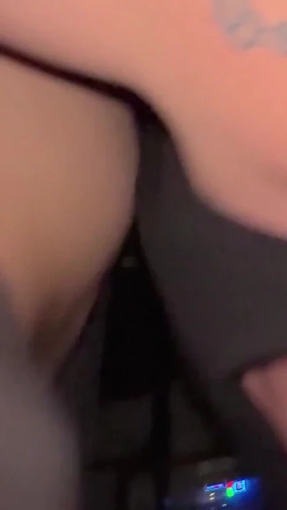 Незабываемый момент после "Проскальзывания в постель, затем в МЕНЯ! Презерватив сломался!"