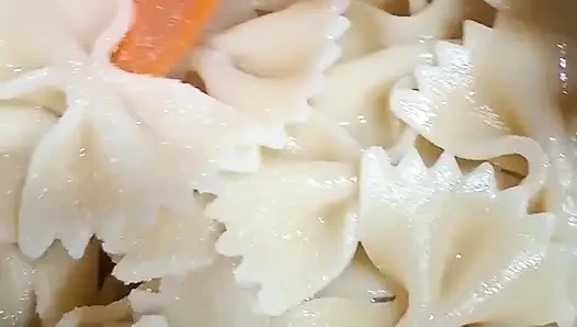 Büyük memeli yemek pişirelim bölüm 1