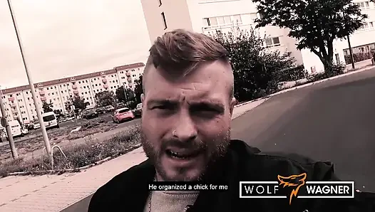 Adrienne Kiss biraz yarak için can atmış pis orta yaşlı seksi kadın!